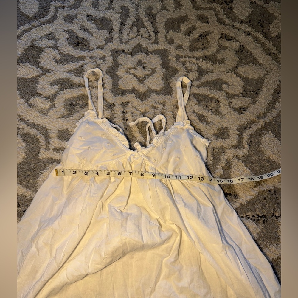 Louise Mitchell Dainty White Cotton Mini Dress with Embroided Roses⭐️ - Picture 7 of 8